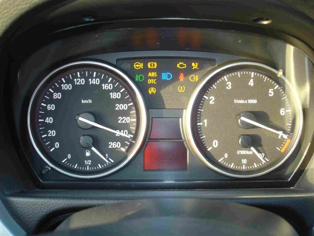 voyants allumés à 240 Km/h : BMW Série 3 (E90)